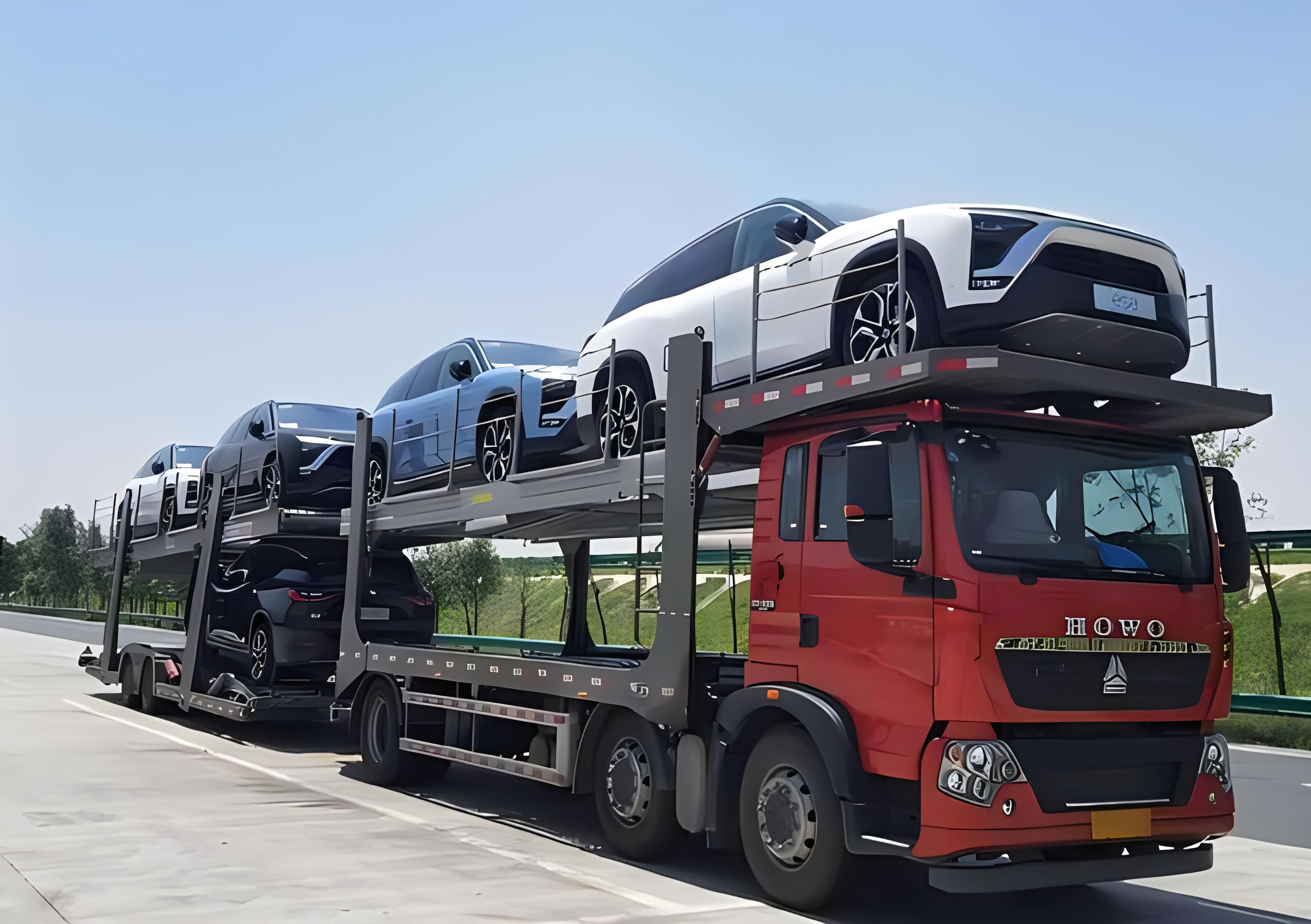 向红旗拉甫托运汽车，火车托运与汽车托运哪个更划算？